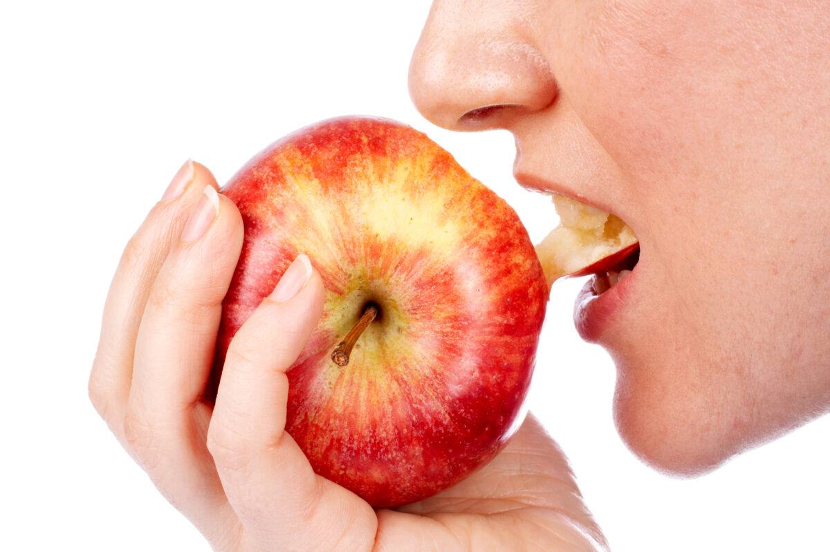 Portability of apples for healthy snacking and convenient snack