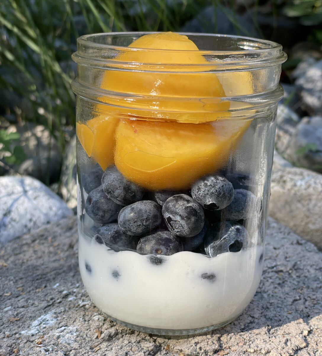 Yogurt parfait ncorporates organic fruit into breakfast